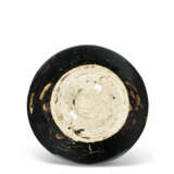 A RUSSET-PAINTED BLACK-GLAZED OVOID JAR - photo 3