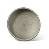 A GREEN JUN BOWL - photo 2