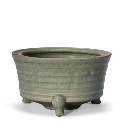 A LONGQUAN CELADON 'EIGHT TRIGRAMS' CENSER - photo 1