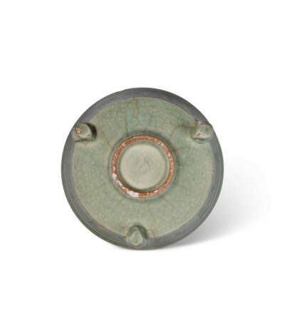 A LONGQUAN CELADON 'EIGHT TRIGRAMS' CENSER - photo 3