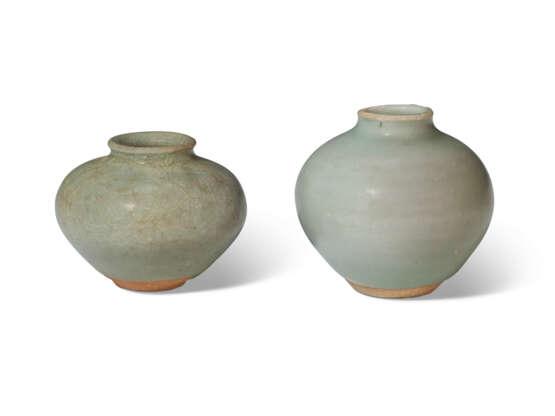 TWO LONGQUAN CELADON JARLETS - photo 1