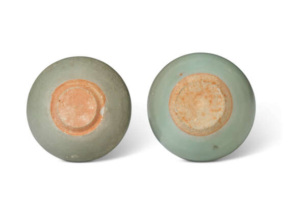 TWO LONGQUAN CELADON JARLETS - photo 3