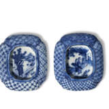 AN UNUSUAL BLUE AND WHITE INK PALETTE - фото 4