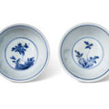 A PAIR OF BLUE AND WHITE BOWLS - фото 2