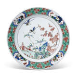 A FAMILLE VERTE 'MAGPIE AND GARDEN' DISH - фото 1