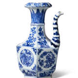 A BLUE AND WHITE FACETED EWER - photo 3