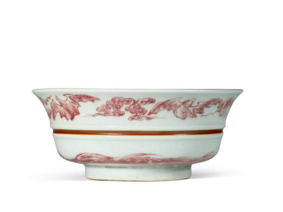 AN UNDERGLAZE COPPER-RED-DECORATED ‘BATS AND CLOUDS’ BOWL - photo 1