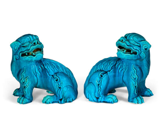A PAIR OF TURQUOISE-GLAZED FIGURES OF QILIN - photo 4