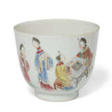 A FAMILLE ROSE CUP WITH LADIES - photo 1