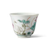A FAMILLE ROSE 'EGRET AND LOTUS' CUP - photo 3