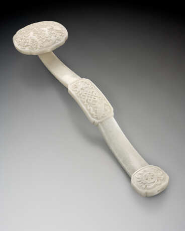 A CREAMYWHITE HARDSTONE RUYI SCEPTER - photo 1