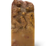 A SHOUSHAN SEAL CARVED WITH DRAGONS - photo 1