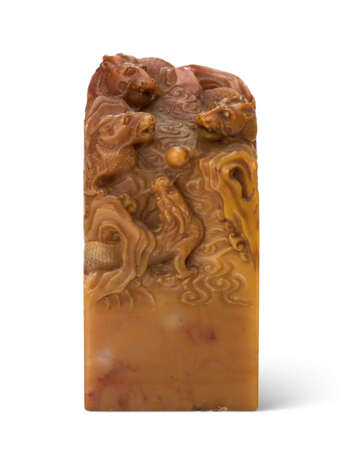 A SHOUSHAN SEAL CARVED WITH DRAGONS - photo 1