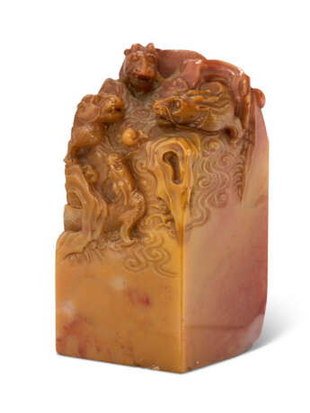 A SHOUSHAN SEAL CARVED WITH DRAGONS - photo 4