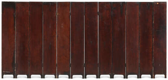 A SMALL TWELVE-PANEL COROMANDEL LACQUER SCREEN - фото 2