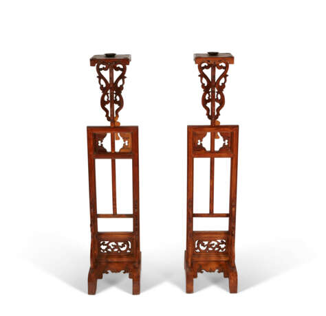 A PAIR OF NANMU LANTERNS AND JUMU STANDS - photo 2