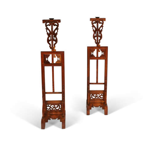 A PAIR OF NANMU LANTERNS AND JUMU STANDS - photo 3