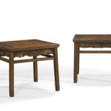 A PAIR OF LACQUERED JUMU STOOLS - фото 1