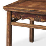 A PAIR OF LACQUERED JUMU STOOLS - фото 3