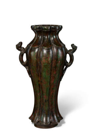 A LARGE BRONZE LOBED BALUSTER VASE - photo 2