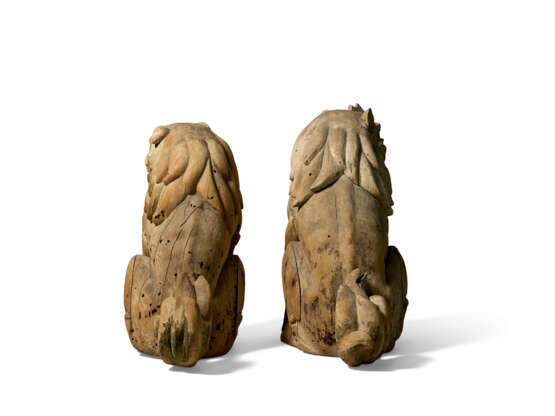 A PAIR OF CARVED WOOD SCULPTURES OF KOMA-INU (LION-DOG) - photo 3