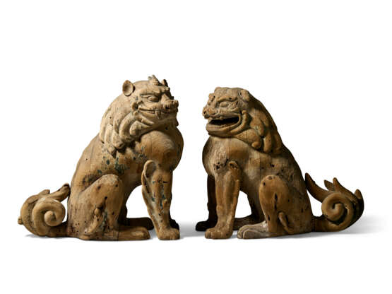 A PAIR OF CARVED WOOD SCULPTURES OF KOMA-INU (LION-DOG) - photo 5