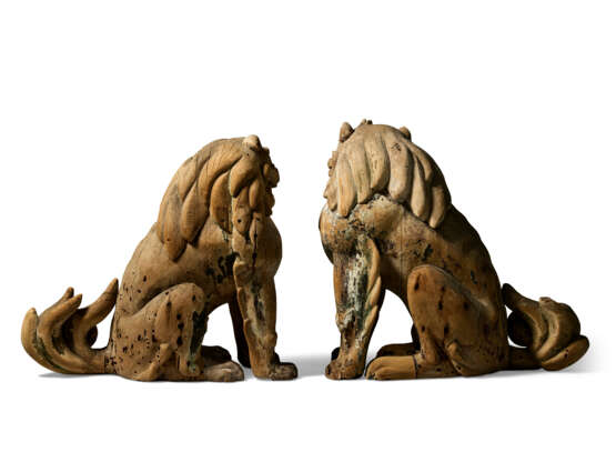 A PAIR OF CARVED WOOD SCULPTURES OF KOMA-INU (LION-DOG) - photo 6
