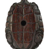 A WOOD CARVED NETSUKE OF A TORTOISE - фото 6