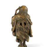 A WOOD CARVED NETSUKE OF GAMA SENNIN (TOAD IMMORTAL) - фото 4