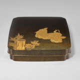 A MOKO-SHAPE LACQUER WRITING BOX (SUZURI-BAKO) - photo 2