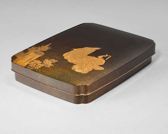 A MOKO-SHAPE LACQUER WRITING BOX (SUZURI-BAKO) - photo 4