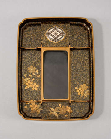 A MOKO-SHAPE LACQUER WRITING BOX (SUZURI-BAKO) - photo 6