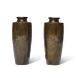 A PAIR OF SOFT-METAL-INLAID BRONZE VASES WITH ROOSTERS - photo 2