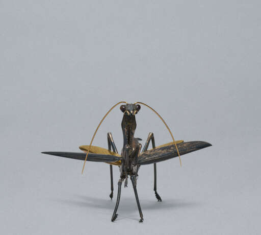 A SILVER AND GOLD ARTICULATED SCULPTURE OF PRAYING MANTIS - photo 1