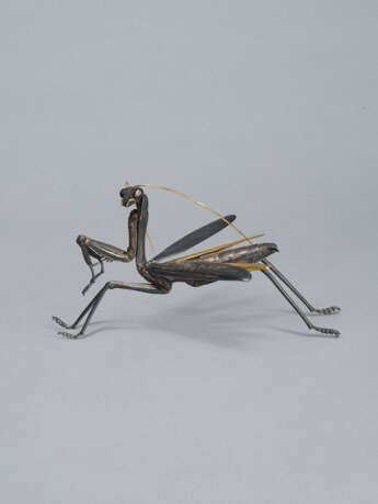 A SILVER AND GOLD ARTICULATED SCULPTURE OF PRAYING MANTIS - photo 7