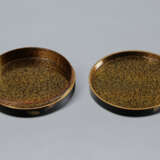 A CIRCULAR LACQUER INCENSE BOX AND COVER WITH FEATHERS - фото 4