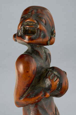 A CARVED WOOD NETSUKE OF ASHINAGA - photo 5