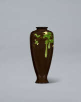A SMALL CLOISONNÉ ENAMEL VASE WITH CUCUMBER FLOWERS