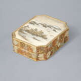 A SMALL SATSUMA BOX AND LID WITH LANDSCAPE - photo 2