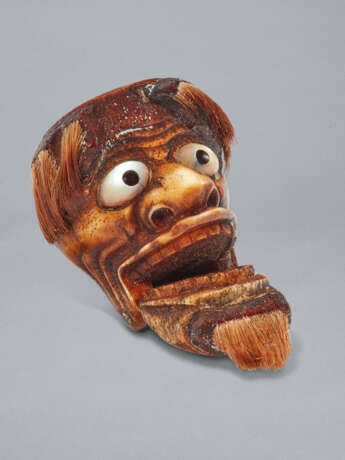 A STAG ANTLER NETSUKE OF AN OLD MAN (OKINA) MASK - photo 4