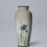 A CLOISONN&#201; ENAMEL VASES WITH IRISES - Foto 3