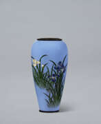 Emaille. A SMALL CLOISONN&#201; ENAMEL VASE WITH IRISES