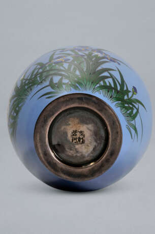 A SMALL CLOISONN&#201; ENAMEL VASE WITH IRISES - photo 4