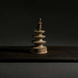 A WOOD PAGODA FROM THE SET OF `ONE MILLION PAGODAS` (HYAKUMANTO) - Foto 6