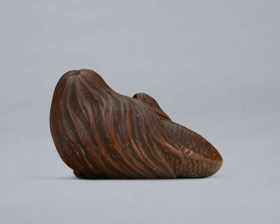 A CARVED WOOD NETSUKE OF A MERMAID HOLDING HER CHILD - photo 4