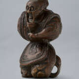 A CARVED WOOD NETSUKE OF A BUGAKU DANCER OF KING LANLING (RANRYO-O) - photo 2