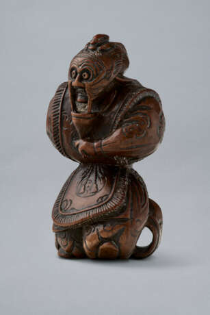 A CARVED WOOD NETSUKE OF A BUGAKU DANCER OF KING LANLING (RANRYO-O) - photo 2