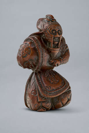 A CARVED WOOD NETSUKE OF A BUGAKU DANCER OF KING LANLING (RANRYO-O) - photo 4