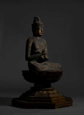 AN IMPORTANT WOOD SCULPTURE OF DAINICHI NYORAI (MAHAVAIROCANA) - Foto 11