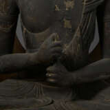 AN IMPORTANT WOOD SCULPTURE OF DAINICHI NYORAI (MAHAVAIROCANA) - Foto 13